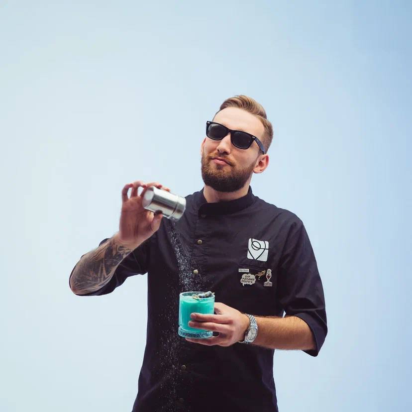 Бармен на выезд Казань